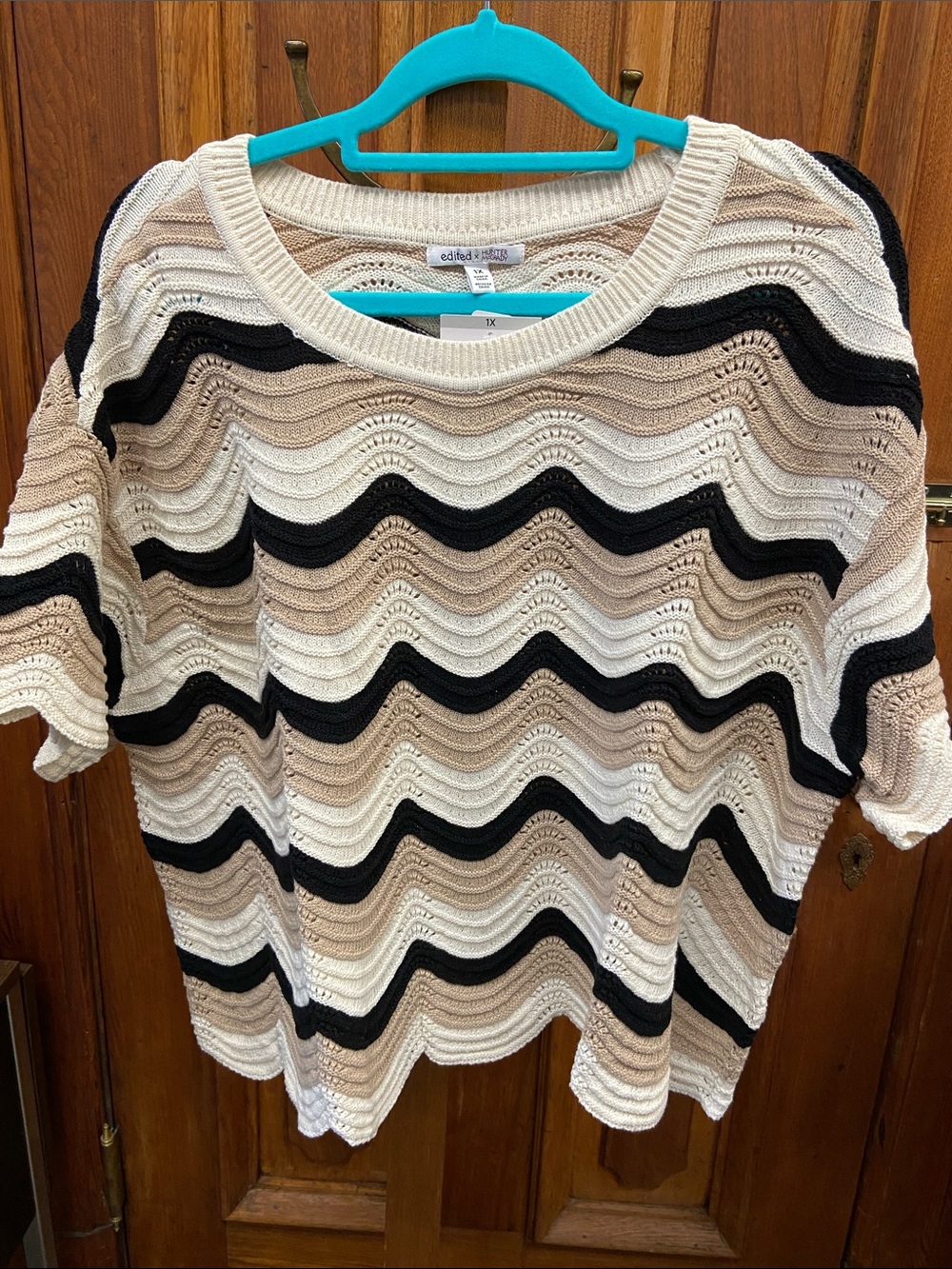 Wave-Knit Short Sleeve Sweater - Black, Cream, Tan